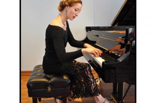 danae-Vlasse-Indieviews-pianist-composer